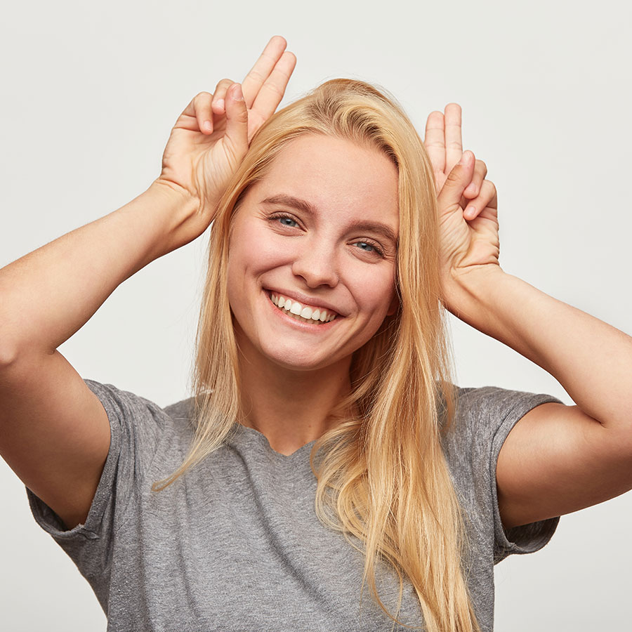 studio-shot-of-lovely-beautiful-blonde-woman-2C6RLNU.jpg